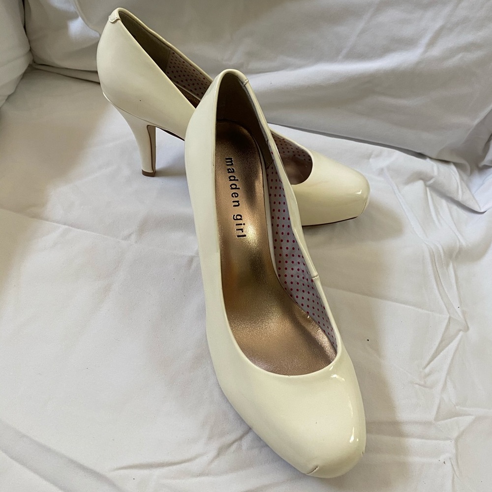 Ivory Madden Girl Women's Getta Pump size 7
